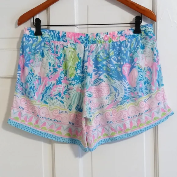🌊HTF Lilly Pulitzer🌊 - Katia Short - Picture 2 of 15